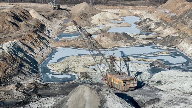 LIZ PEEK: Trump must stay strong, US reliance on Chinese minerals and drugs puts Americans at risk