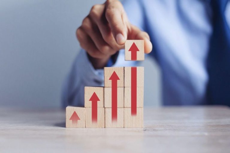 Albemarle Swings to Profit, Lowers Spending Amid Prolonged Lithium Slump